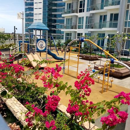 Mactan Newtown 8 Boulevard Deluxe Punta Engano  Экстерьер фото