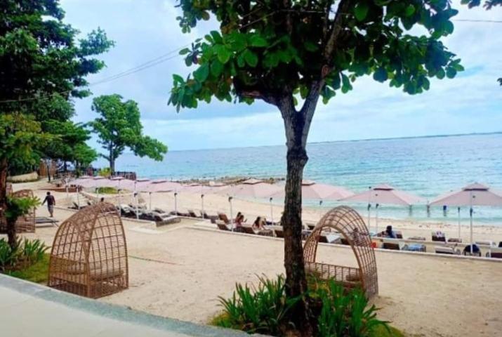 Mactan Newtown 8 Boulevard Deluxe Punta Engano  Экстерьер фото