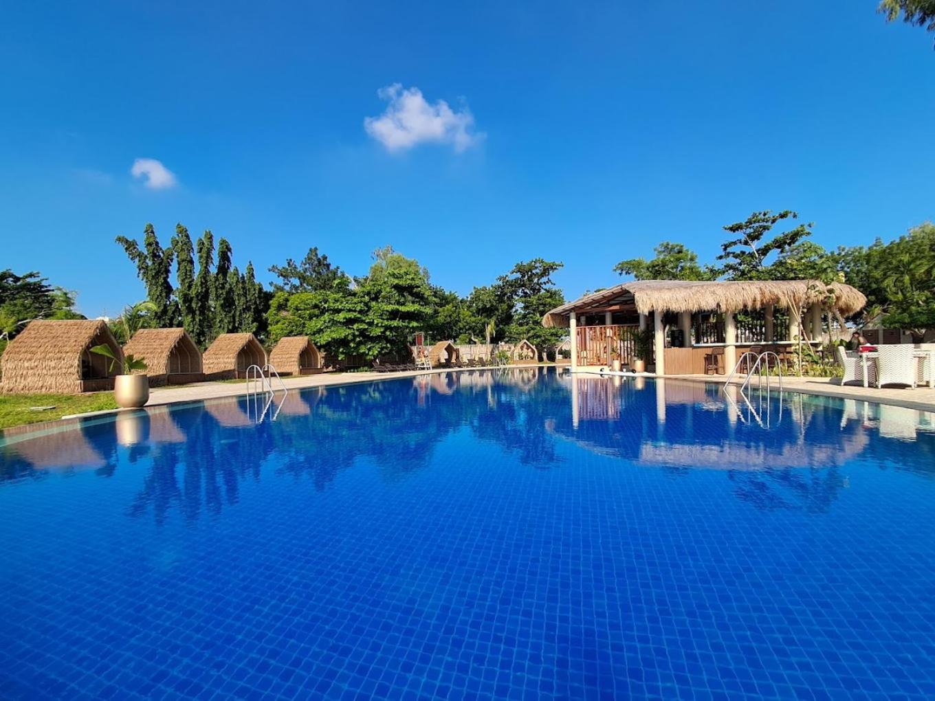 Mactan Newtown 8 Boulevard Deluxe Punta Engano  Экстерьер фото